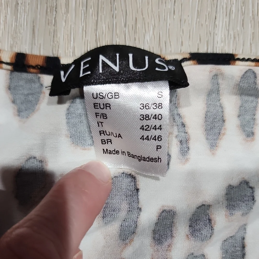 VENUS Leopard Print Long Sleeve Top - Tan, Black - Picture 2 of 6